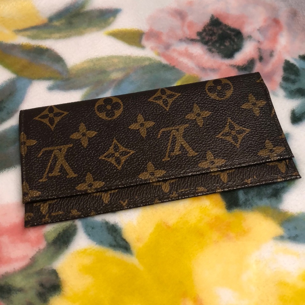 Designer inspired checkbook cover.